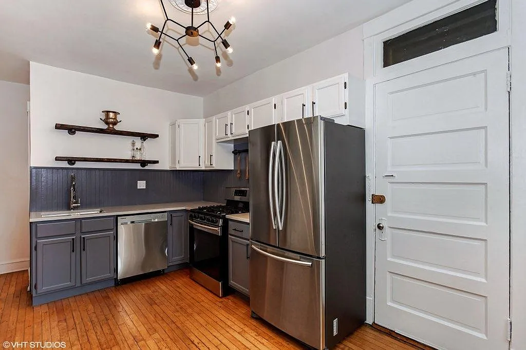 Building Photo - 1312 W Argyle St #3