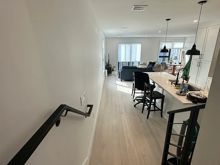 14B Geneva St #Penthouse 4 — Photo 10