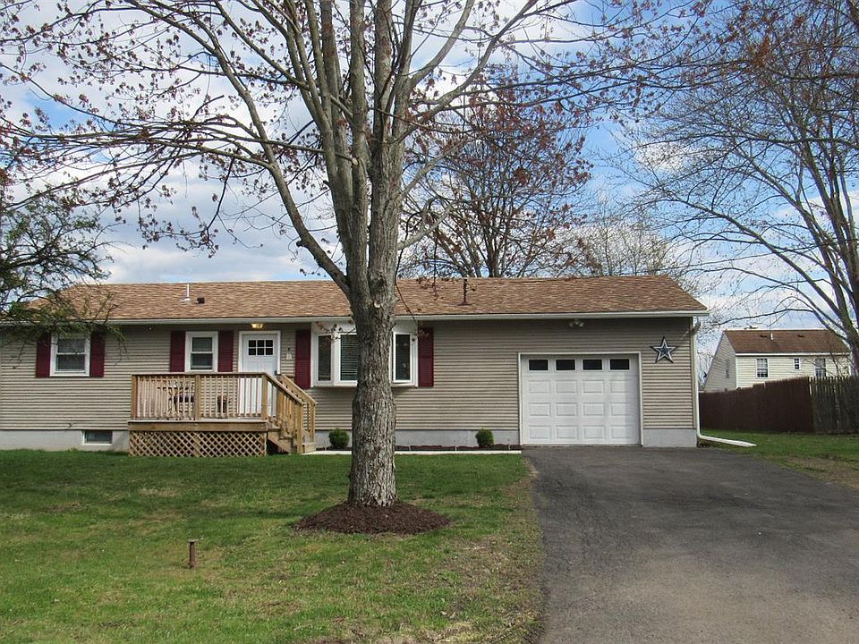 1st image of 5 Howard Dr