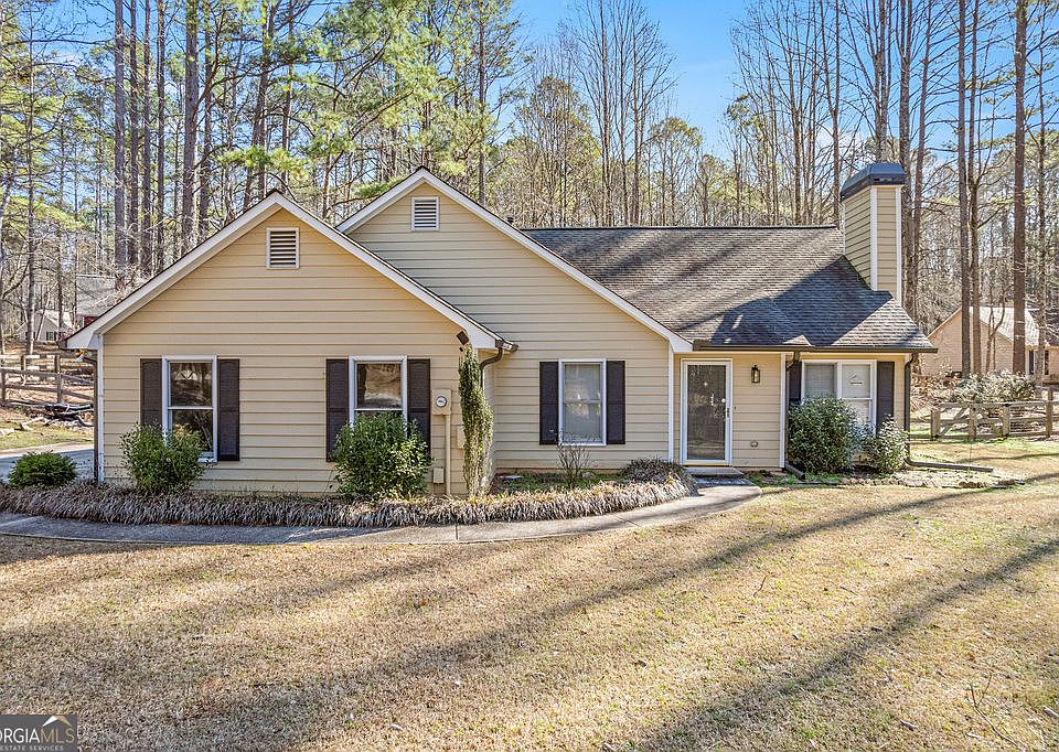 1st image of 11 Seven Pines Dr