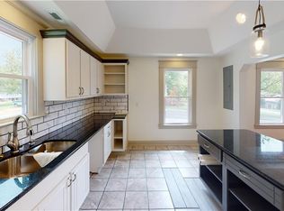319 Pender St, Mount Airy, NC 27030