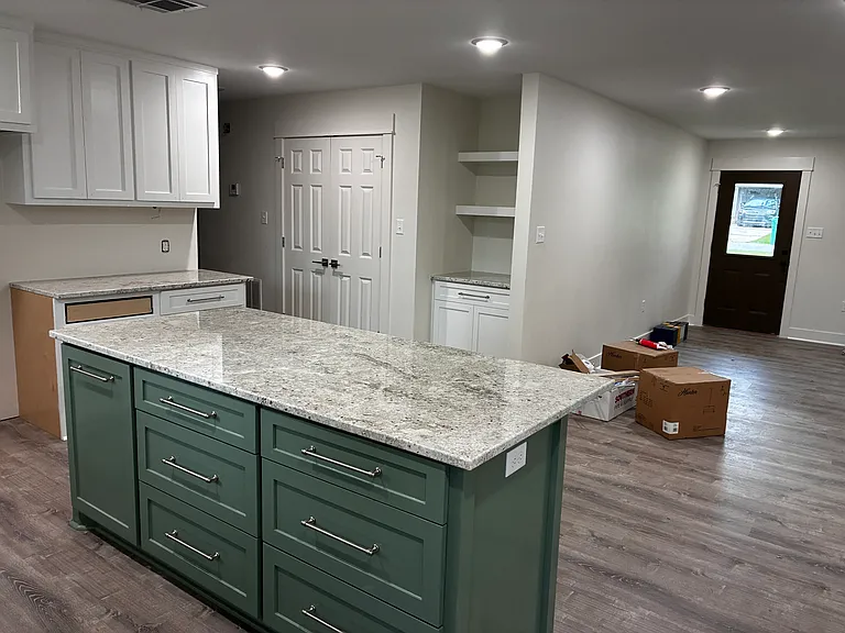 204 Ashley Ave — Photo 6