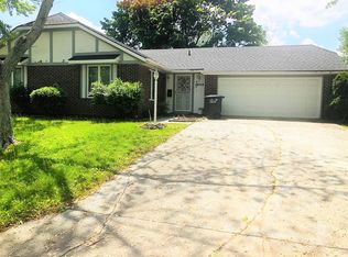 1022 Sunset Rdg, Danville, IL 61832