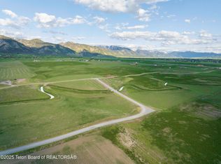 11 Yellow Star Rd, Freedom, WY 83120