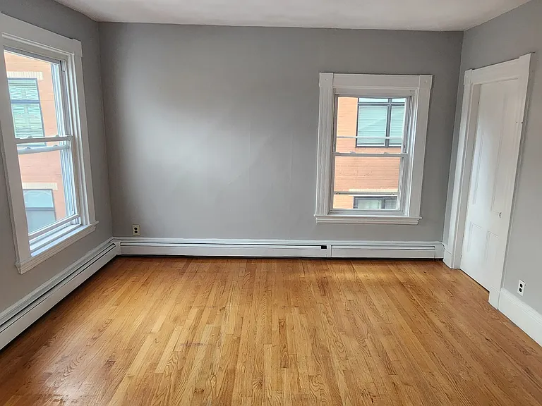 272-274B Meridian St #2 — Photo 8
