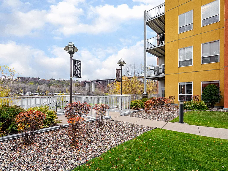 Riverview at Upper Landing — Photo 35