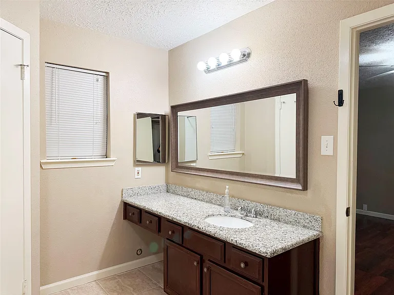 4923 Kentwalk Dr — Photo 18