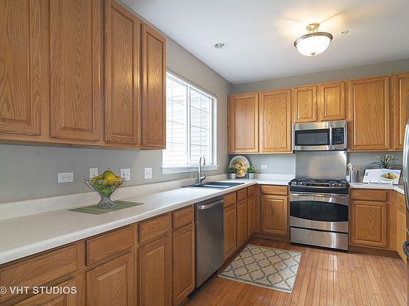 4th image of 2754 N Greenwood Ave #2754
