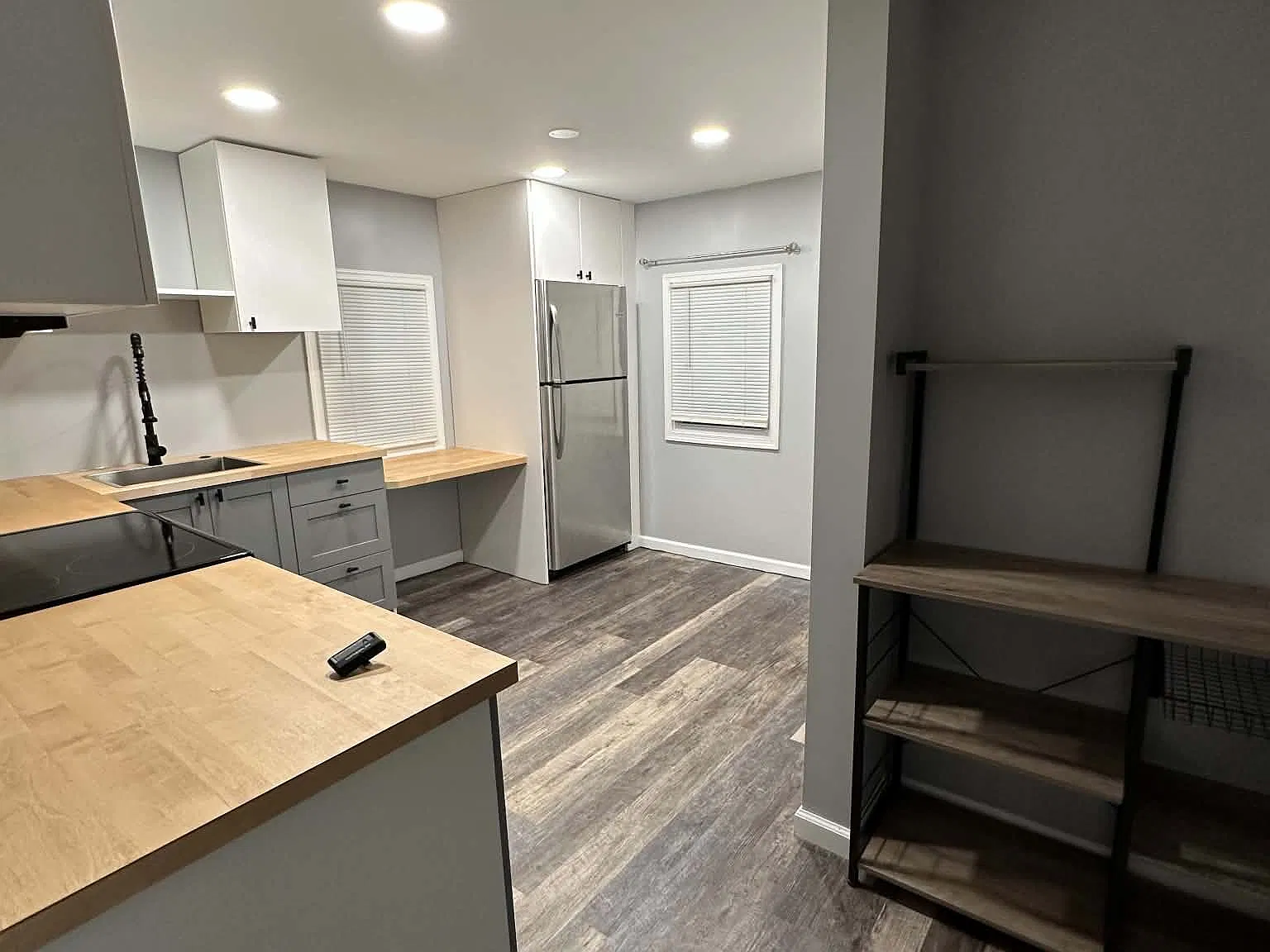 2 bed, 1000 sqft, $1,800 — Photo 2