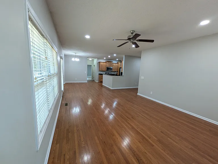 475 Crestview Rd — Photo 9