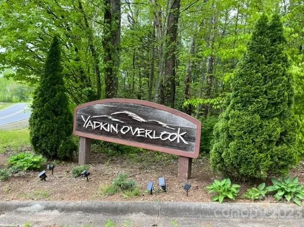 Valley Ct #10 & 11, Lenoir, NC 28645