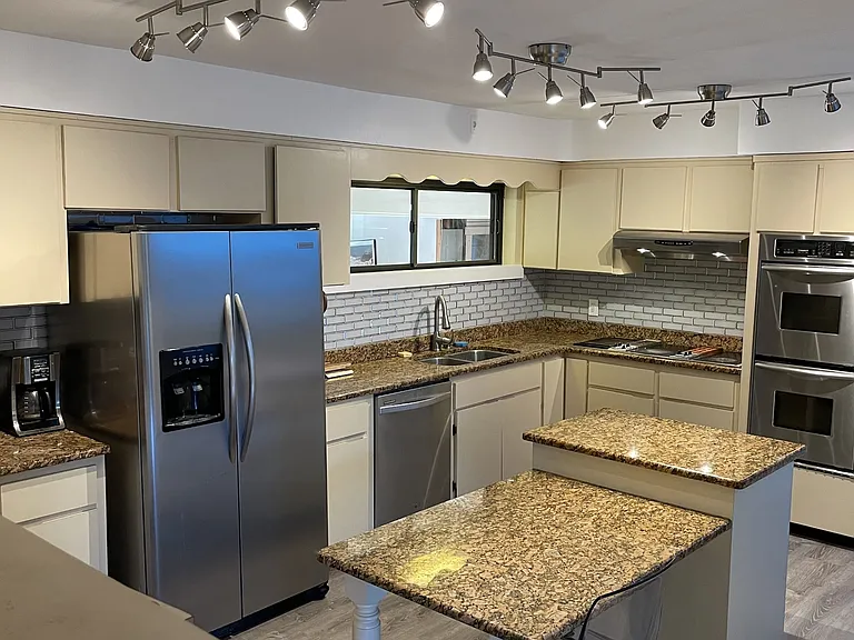 1507 S John Young Pkwy — Photo 16