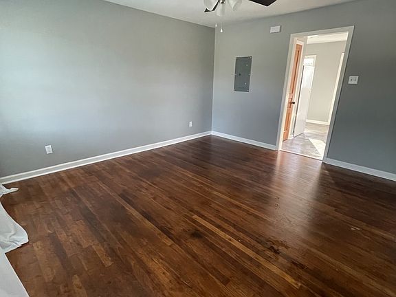 3rd image of 603 Everette St #603
