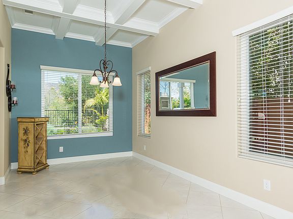 3rd image of 530 Golf Glen Dr