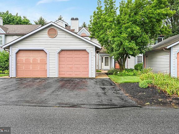 3rd image of 8 Shady Ln