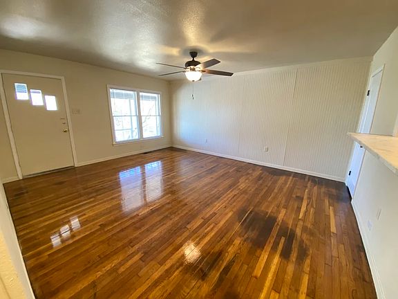 3rd image of 828 Burleson St #826