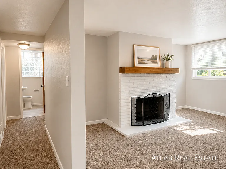 1833 N Hooker St — Photo 4