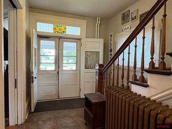 4th image of 212 W Maine St