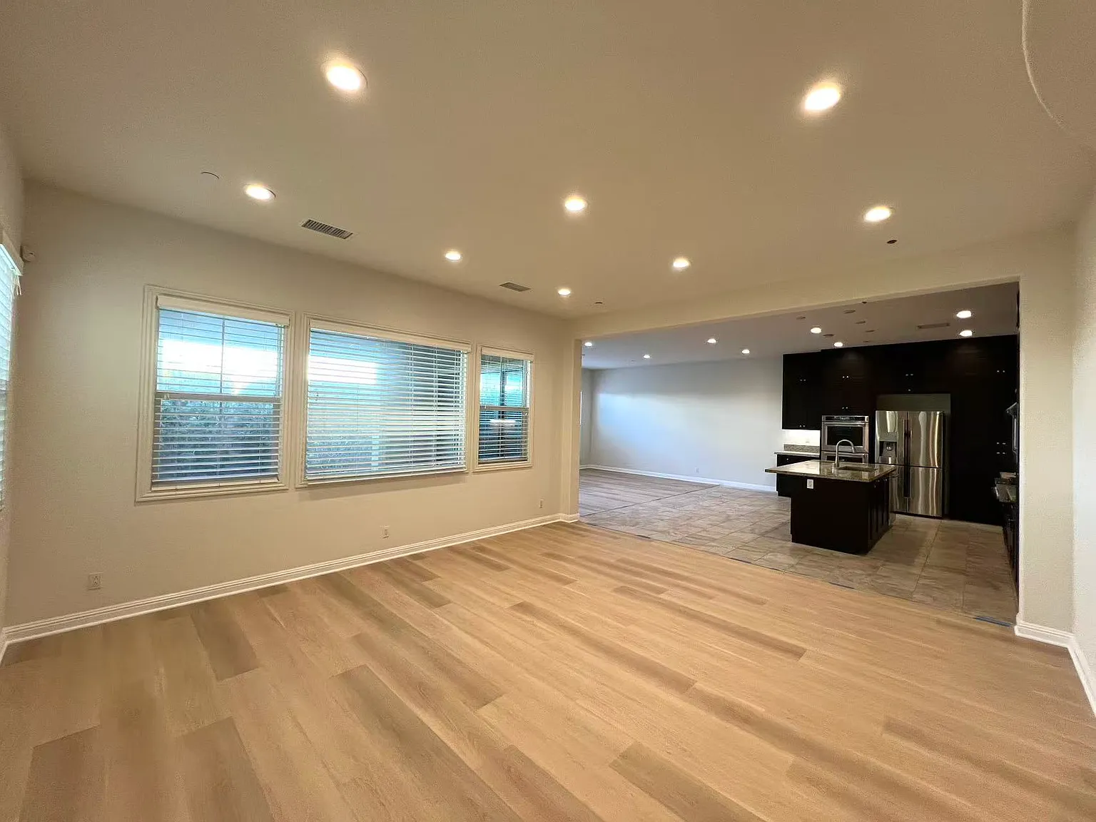 5 bed, 2895 sqft, $6,500 — Photo 2