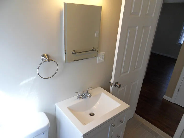 521 N Rembrandt Ave — Photo 19