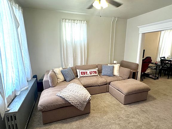 3rd image of 204 W Carpenter Ave