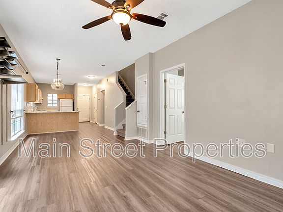 5th image of 208 Wildflower Ln