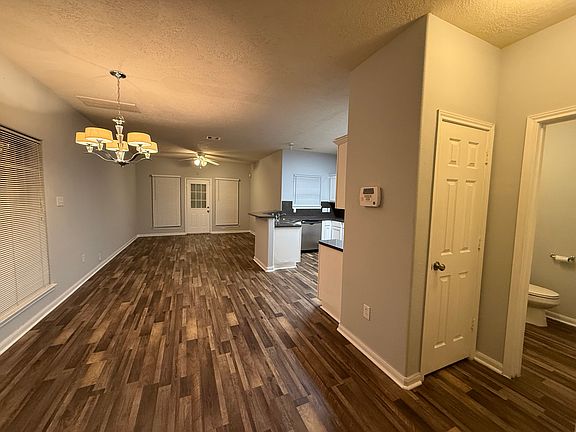 3rd image of 4207 Shelby Cir APT A