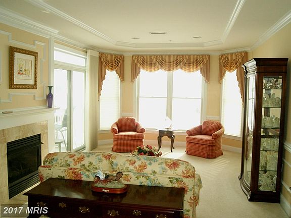 5th image of 4720J Water Park Dr #4720J