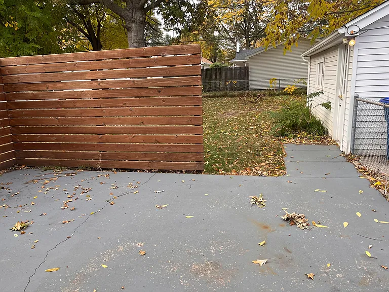 2404 York St — Photo 12