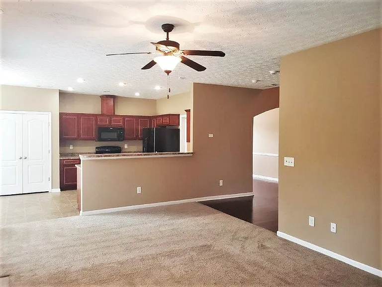 9001 Scottsdale Ct — Photo 13