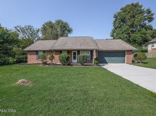 757 Meadow Ridge Rd, Walland, TN 37886