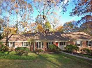 701 Woodcrest Cir, Wayne, PA 19087