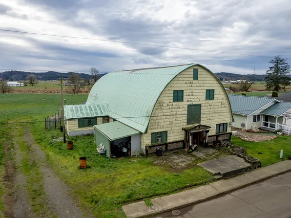 9th St, Tillamook, OR 97141