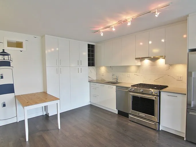 2 bed, 1.0 bath, 764 sqft, $2,550 — Photo 2