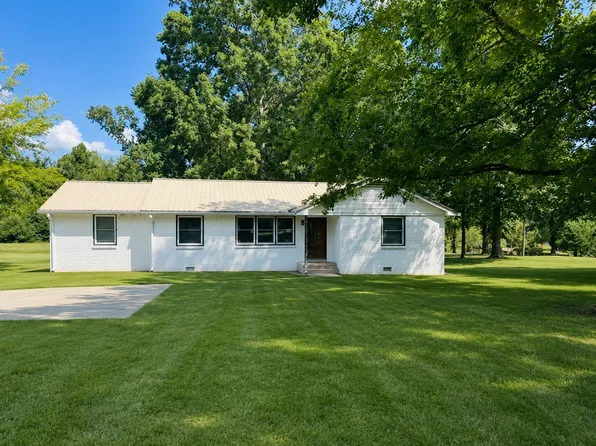 249 Indian Creek Dr, New Johnsonville, TN 37134