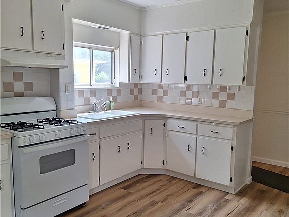 4th image of 187 Gillett St