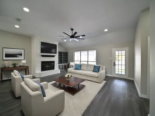 209 Canterbury St, Euless, TX 76039