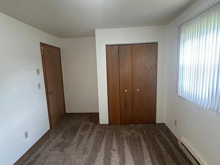 3949 Washington Avenue Apartments — Photo 15