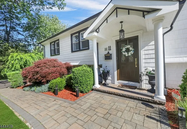 11 Rande Dr — Photo 4