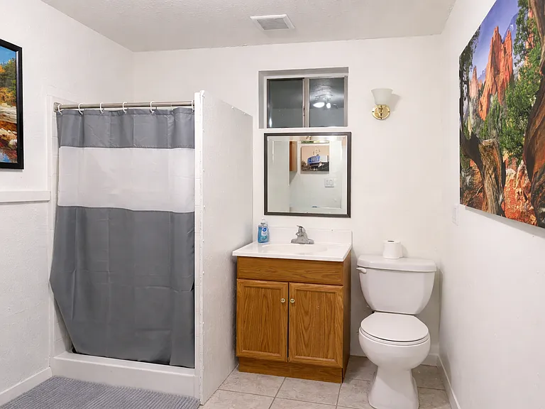 724 N Pine St — Photo 13