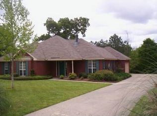 1698 Twelve Oaks Ln, Prattville, AL 36066