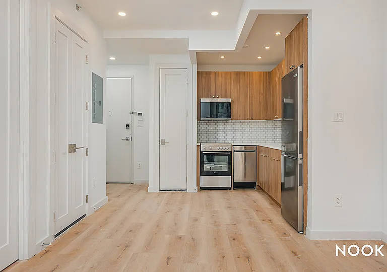 68 Gold St #4P — Photo 4