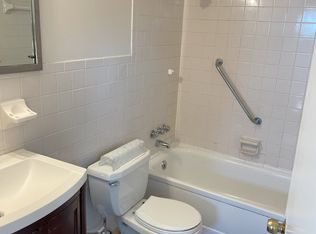 140 Blackstone Dr, Dayton, OH 45459