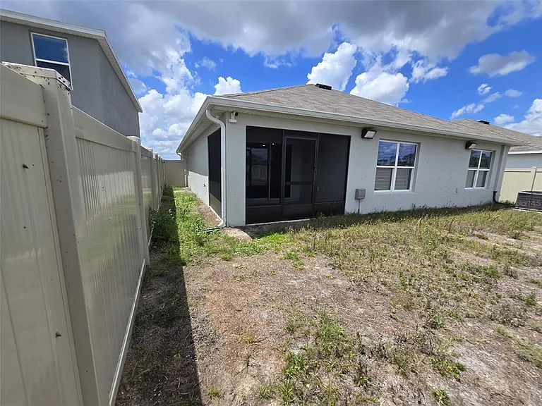 4703 SW 85th Pl — Photo 15