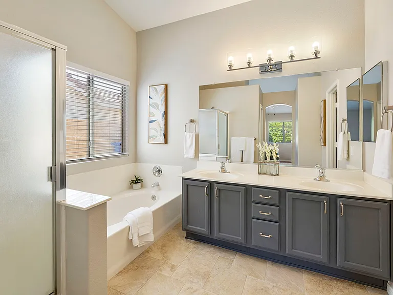 842 W Cooley Dr — Photo 17