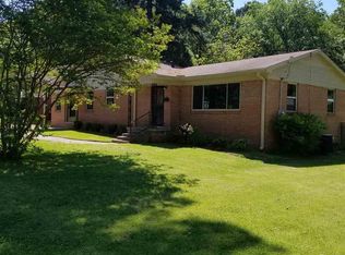 907 Country Club Rd, Sherwood, AR 72120