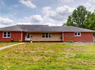 3001 Skyline Dr, Sedalia, MO 65301