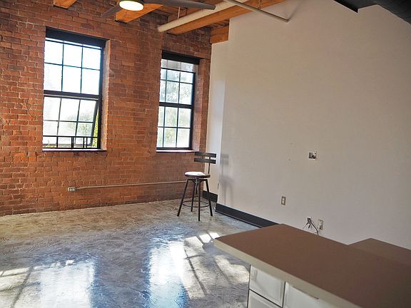 4th image of 6533 E Jefferson Ave APT 217
