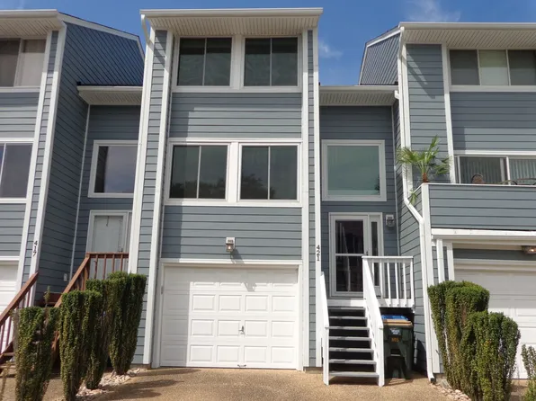 421 Terrace Ct, Virginia Beach, VA 23451