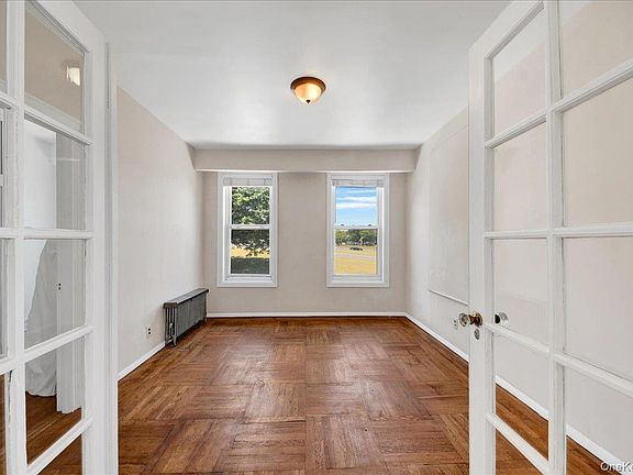 5th image of 1032 Metcalf Avenue